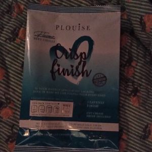 P.Louise Crisp Finish Base And BrushSet